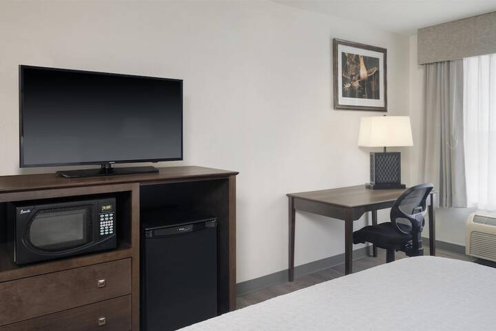 Room 9 of 32