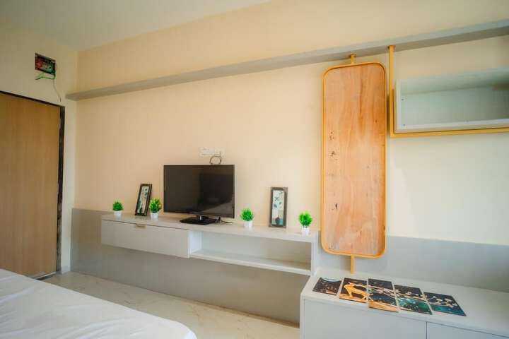 Room 8 of 24