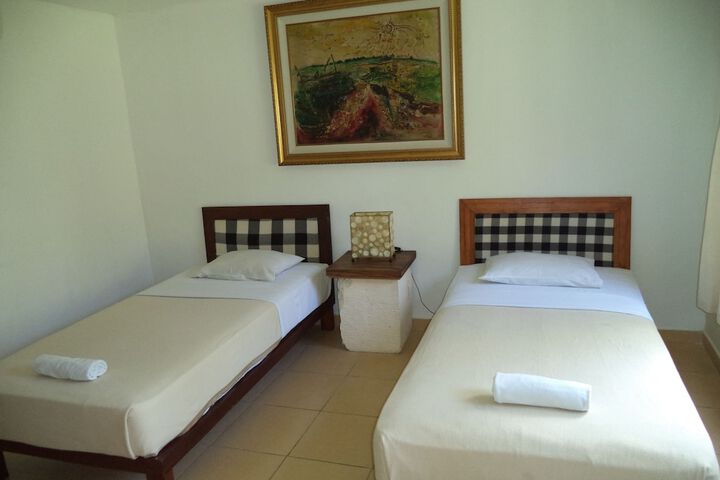 Room 7 of 65