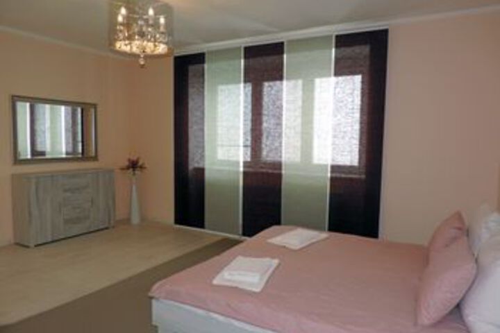 Room 10 of 71