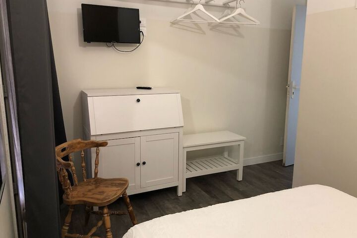 Room 25 of 53