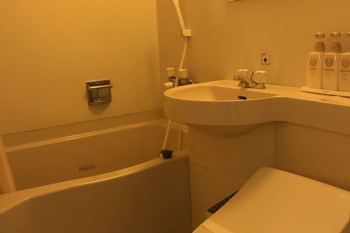 Room 10 of 20