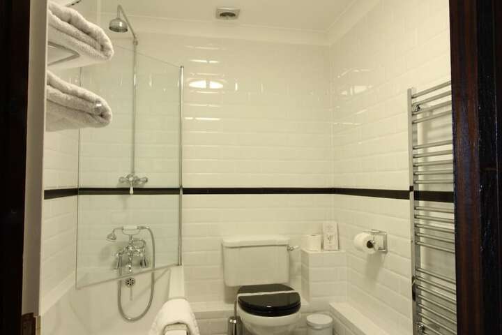 Room 102 of 140