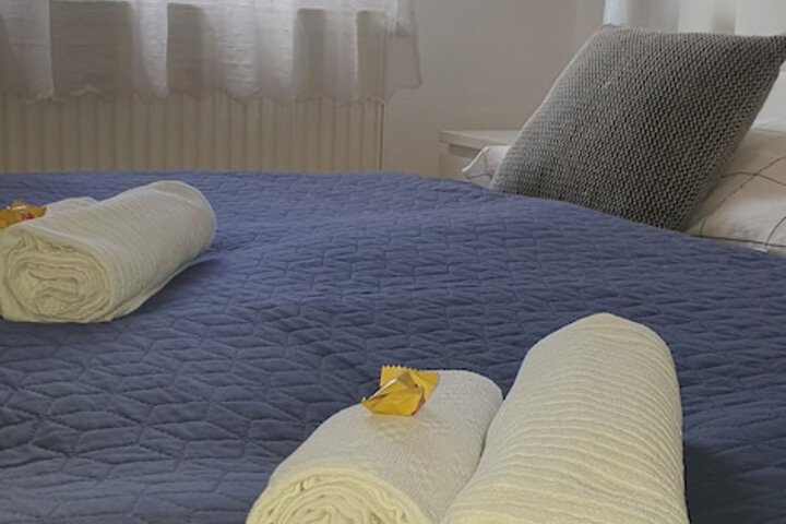 Room 12 of 25