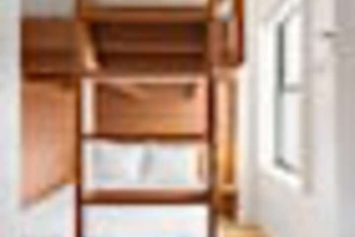 Room 17 of 171