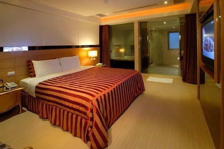 Room 18 of 107