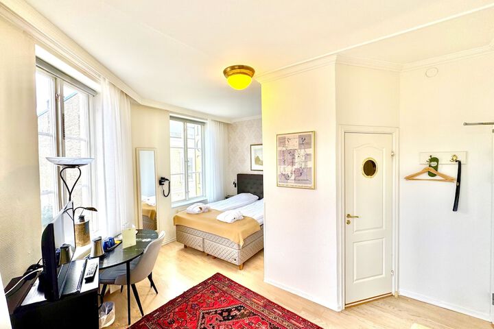 Room 108 of 212