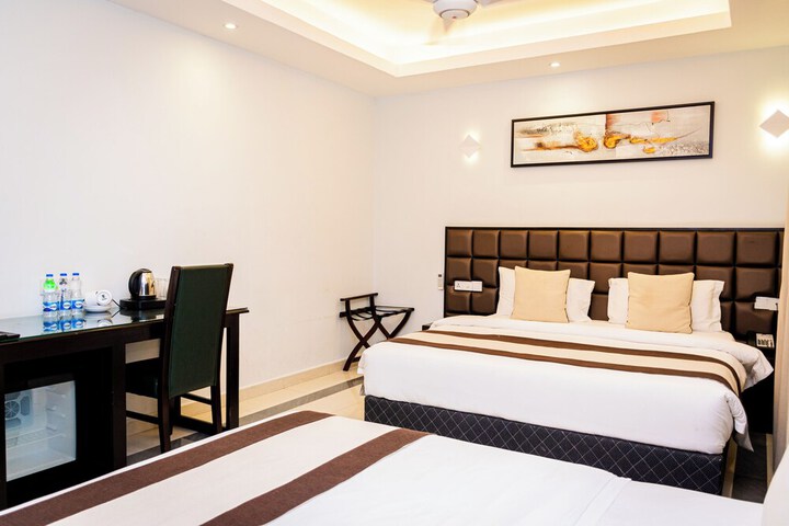 Room 4 of 14