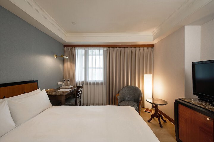 Room 26 of 64