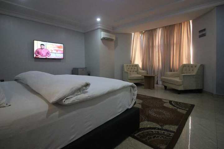 Room 16 of 26