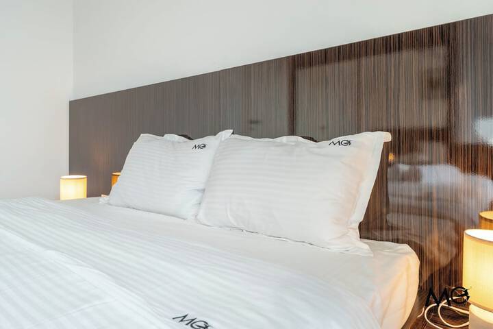 Room 104 of 653