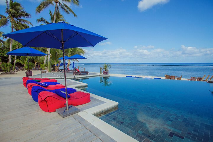 Hotel with Pool