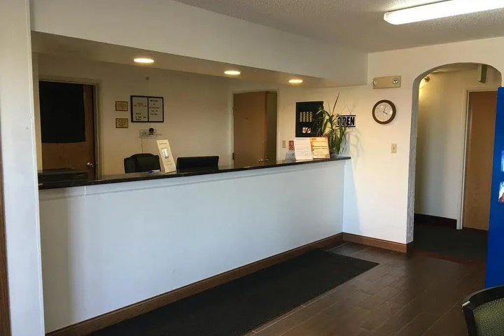 Arlington Inn & Suites