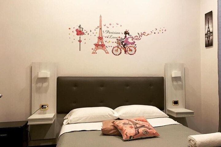 Room 16 of 37