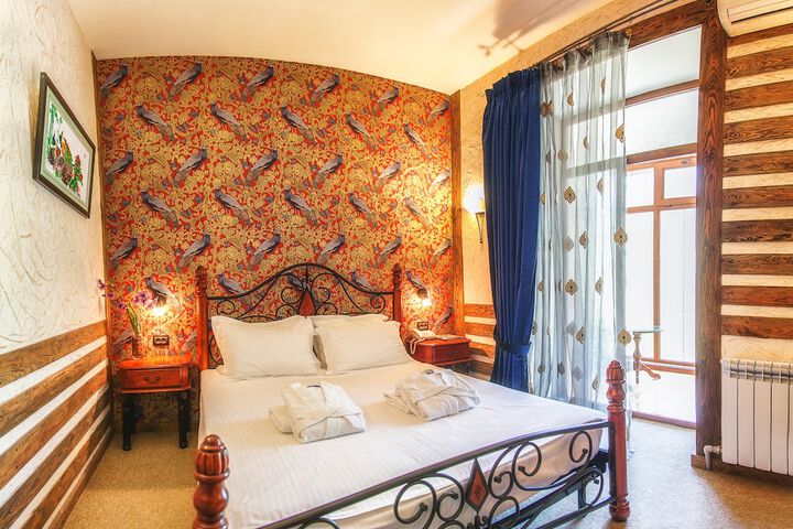 Room 12 of 62