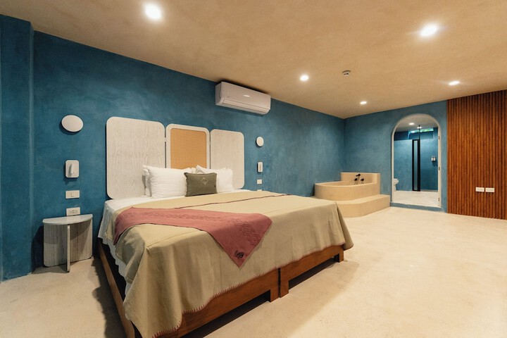 Room 11 of 51