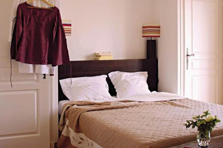 Room 6 of 16