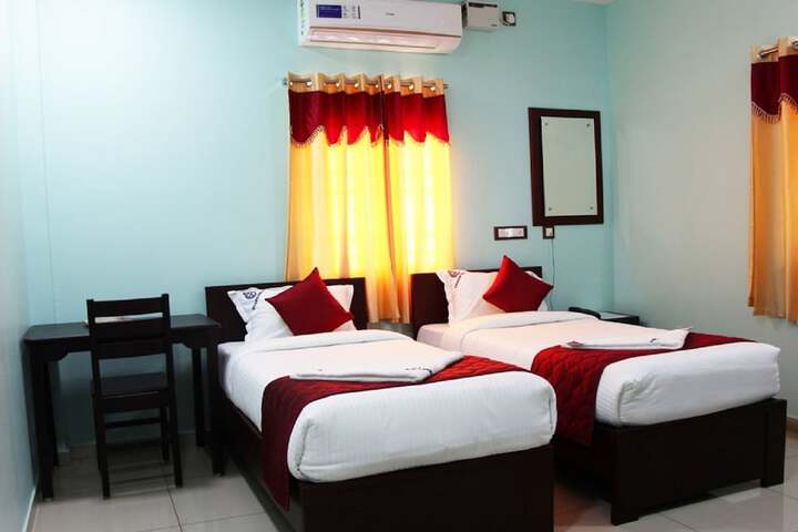 Room 9 of 33