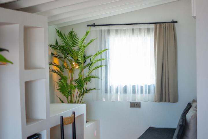 Room 33 of 73