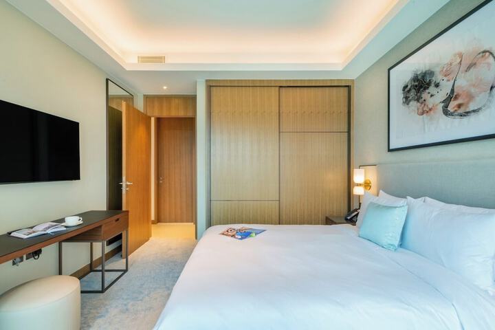 Room 18 of 53