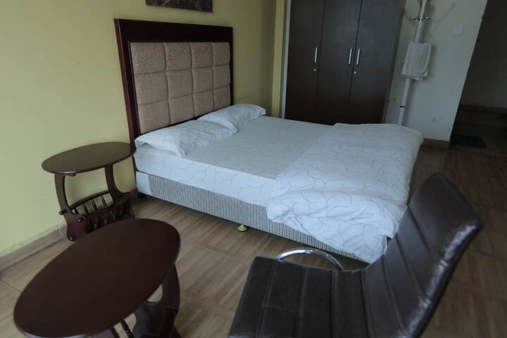 Room 16 of 65