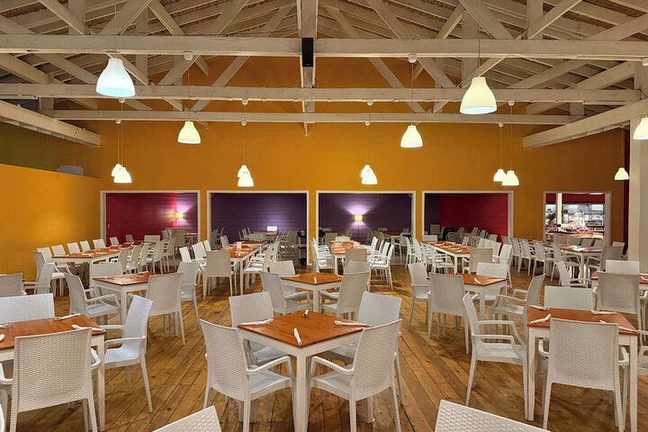 Dining 56 of 82