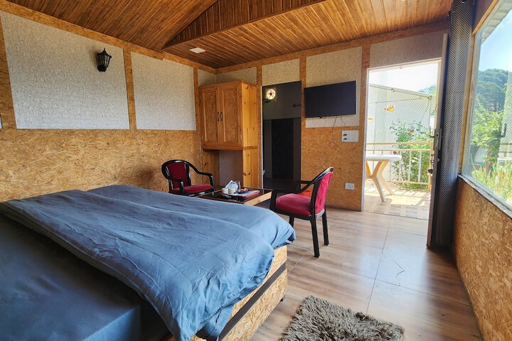 Room 3 of 39