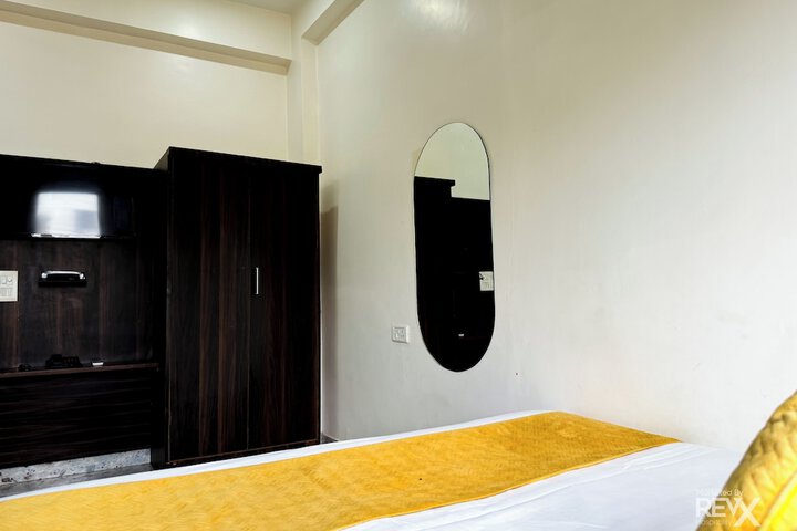 Room 25 of 36