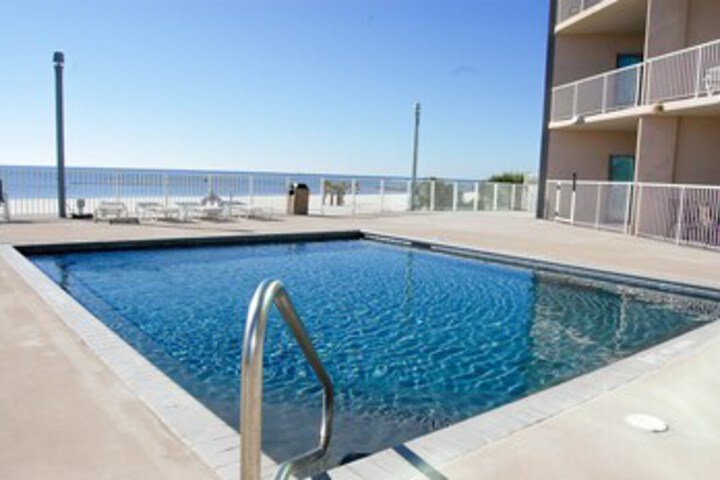 Pool 27 of 39