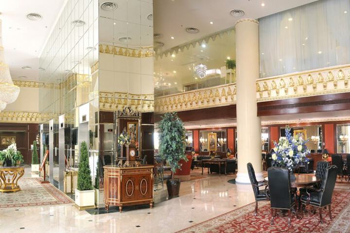 Entrance & Lobby