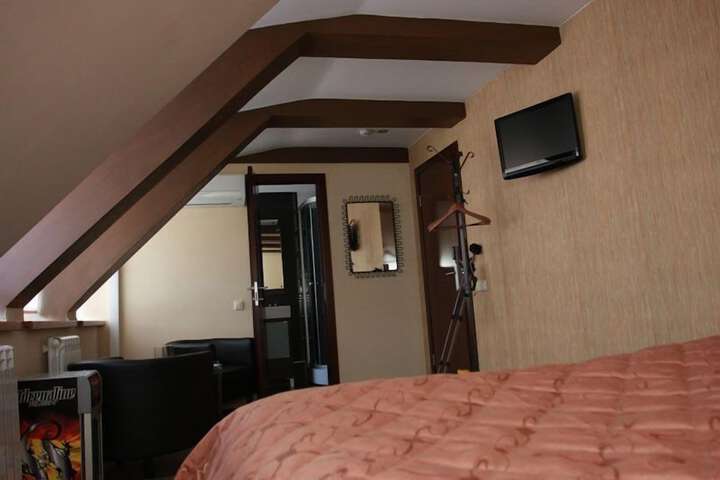 Room 11 of 31