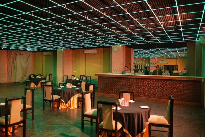Ballroom/Hall 38 of 68