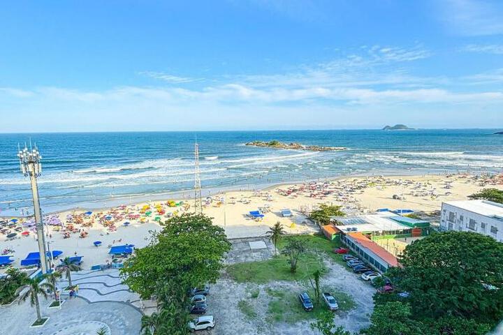 Apto vista mar em Pitangueiras Guarujá