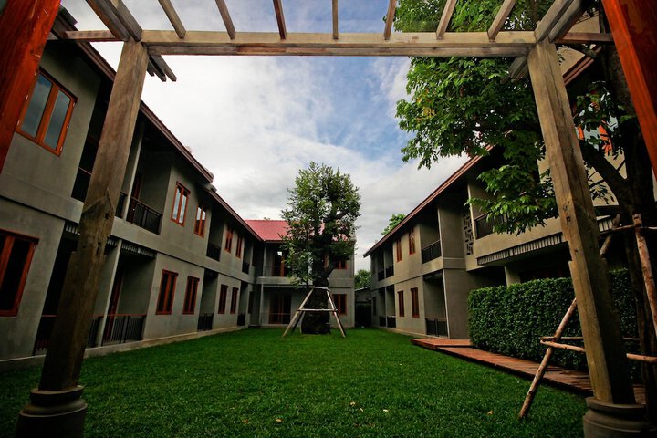 Hotel Exterior 68 of 99