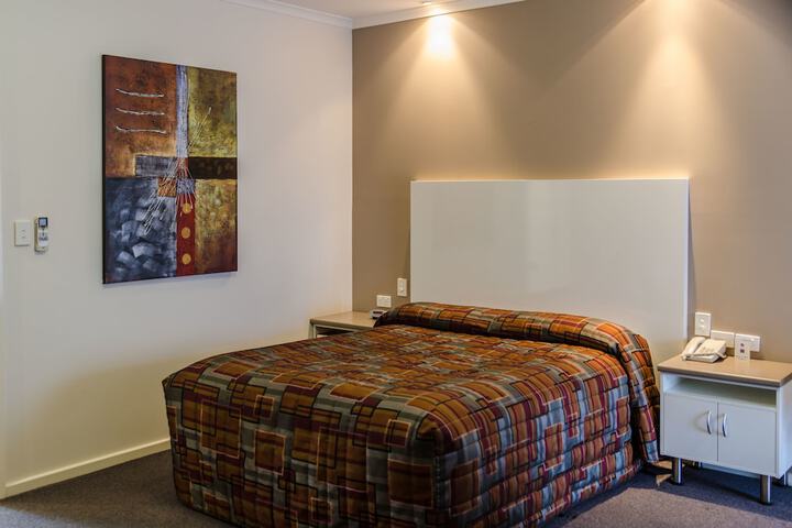 Room 4 of 50