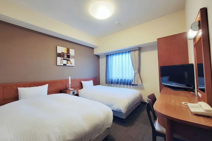 Room 5 of 19