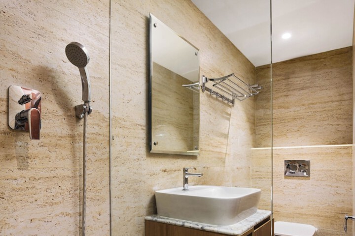 Room 8 of 19
