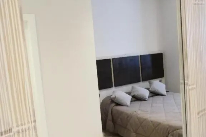 Room 5 of 14