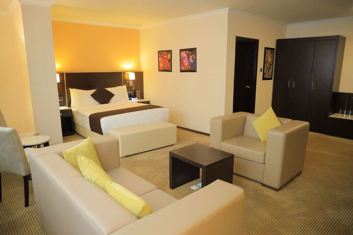 Room 34 of 66