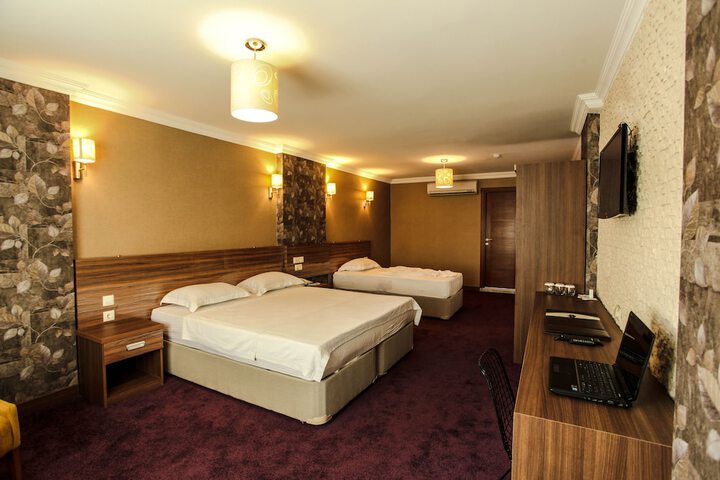 Room 4 of 24