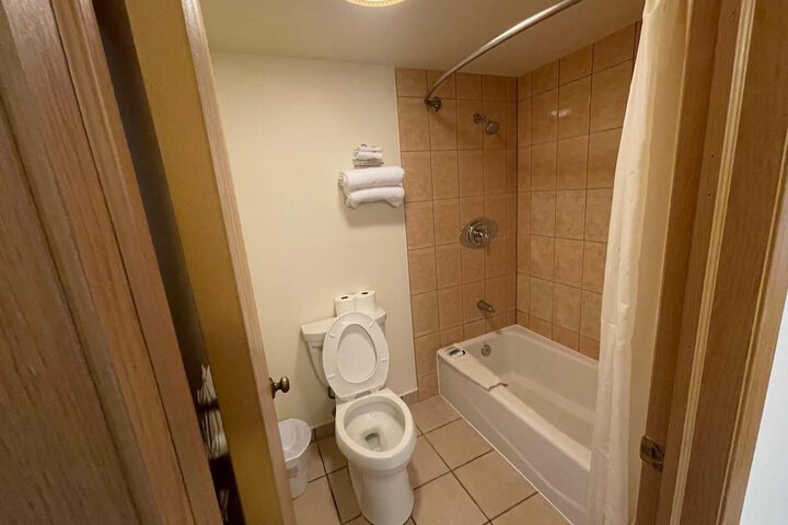 Room 16 of 23
