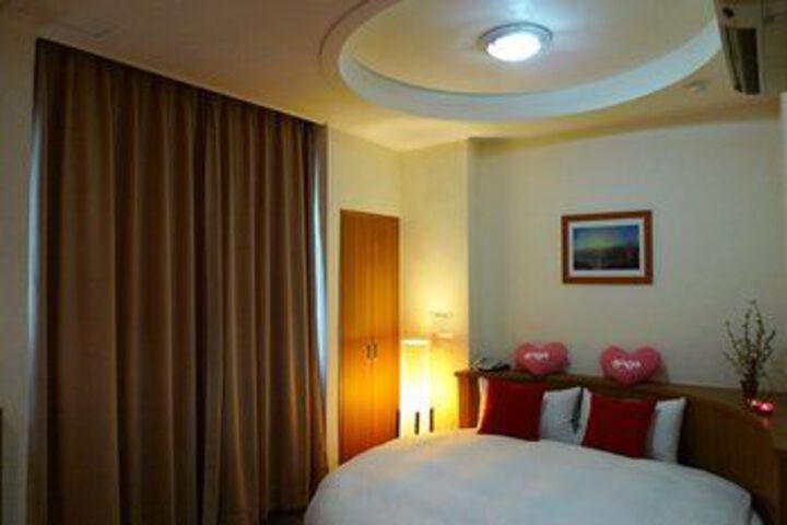 Room 18 of 42
