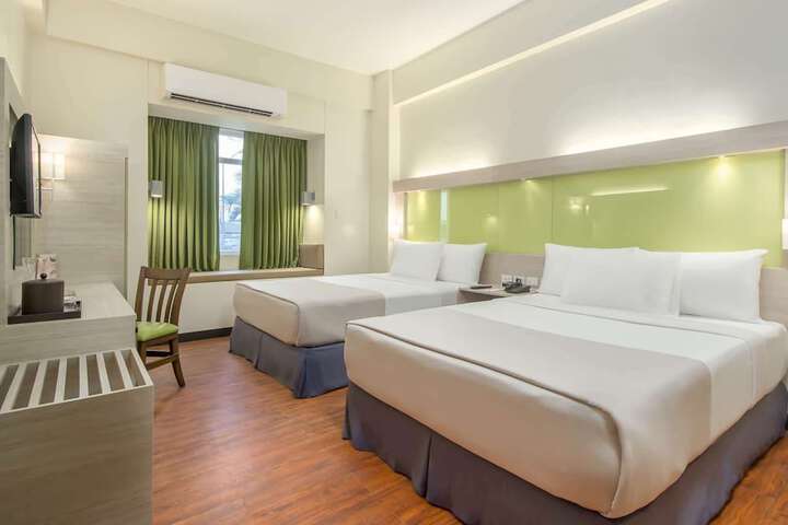 Room 5 of 11