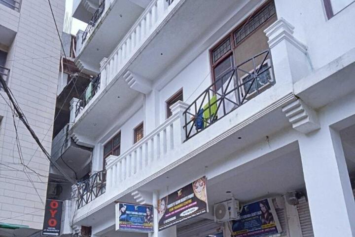 OYO Hotel Jp Residency Near Worlds of Wonder