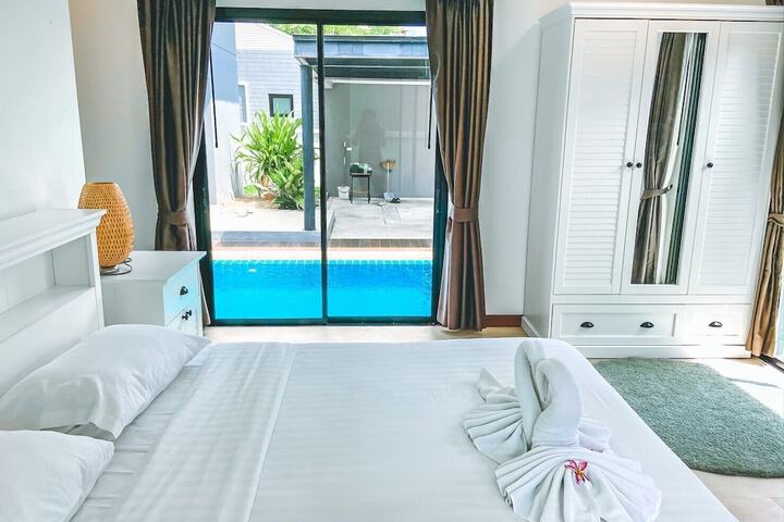 Room 30 of 77