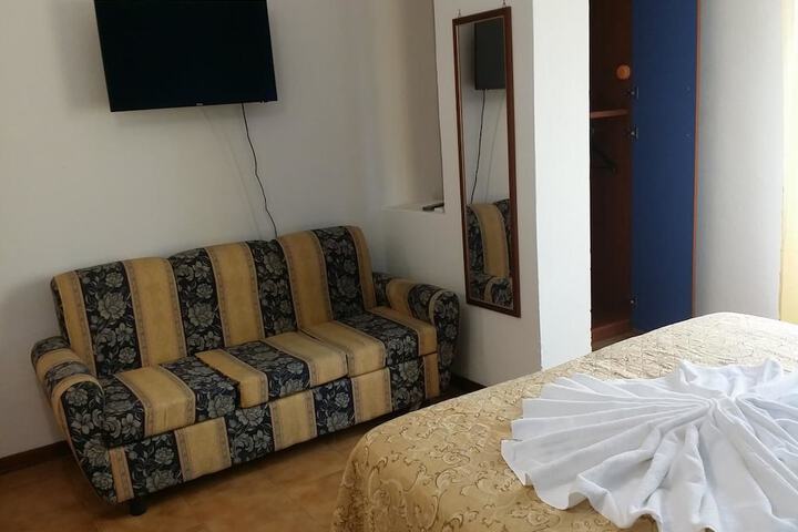 Room 4 of 24