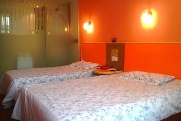 Room 18 of 35
