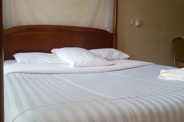 Room 6 of 73