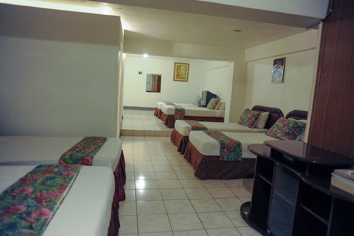 Room 25 of 69
