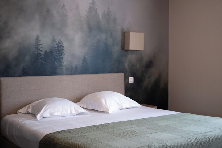 Room 16 of 60